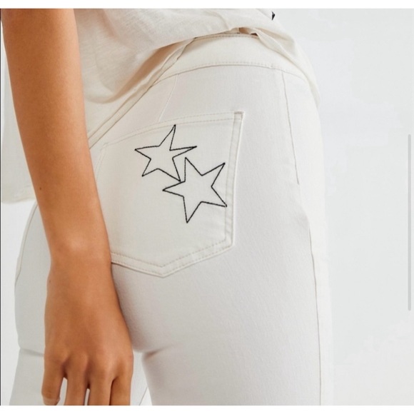 We The Free People Zandra Rhodes Just Float On Flare Star Jeans Size 26 - Picture 4 of 10